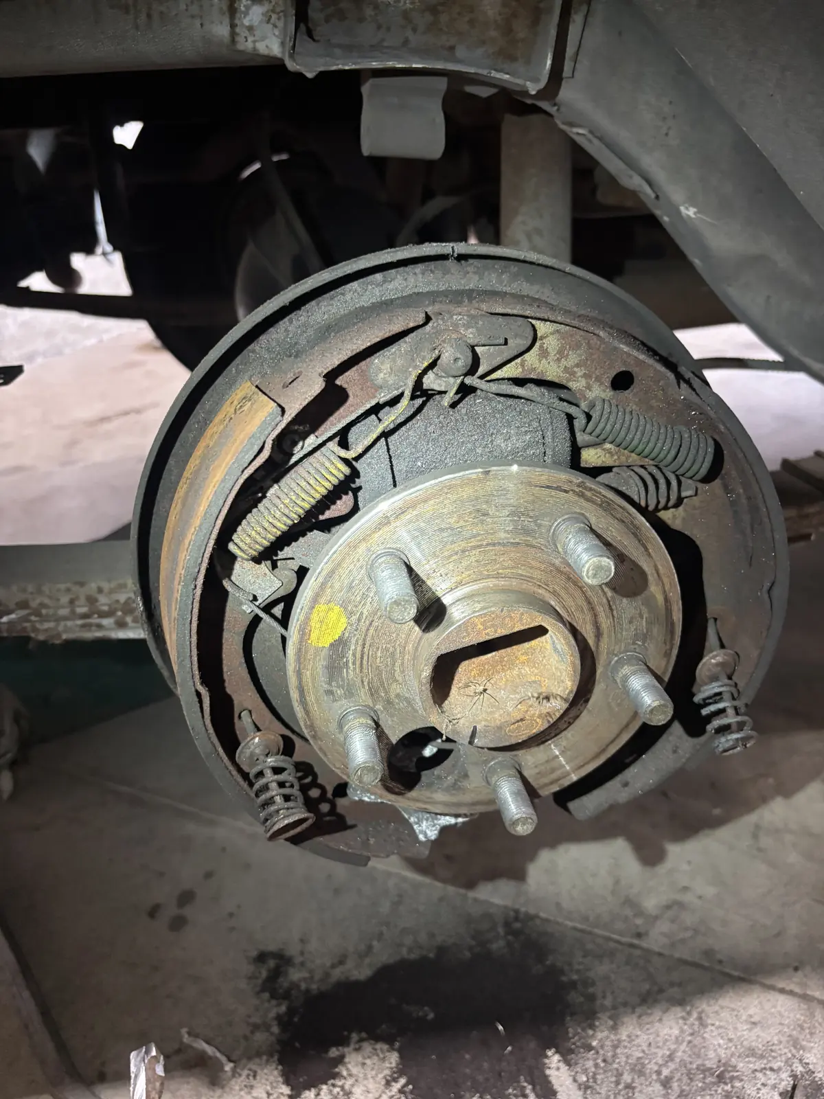 Brake drum and shoe teardown during fleet brake repair