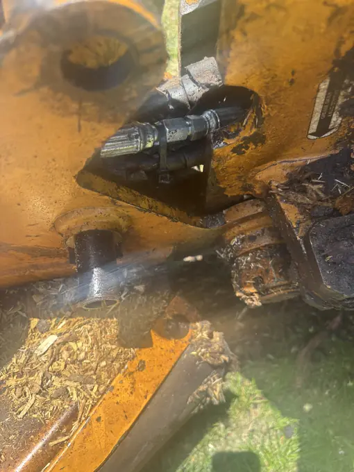 Drive shaft coupling repair close-up