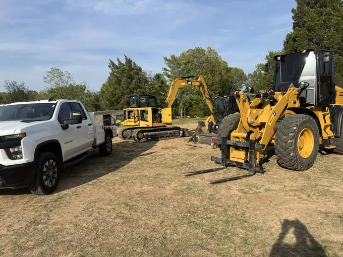 Fleet equipment and service truck lineup after mobile repairs